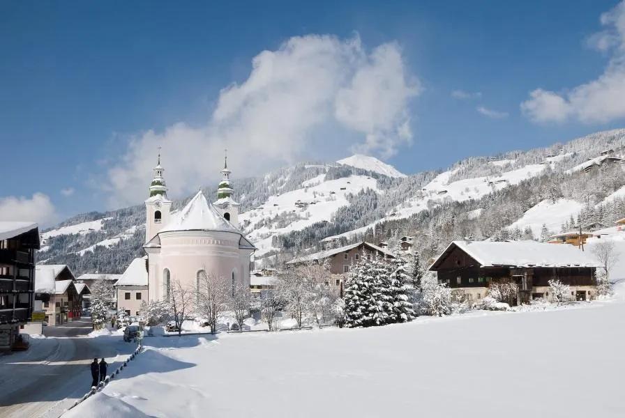 Dorfzentrum von Brixen im Thale